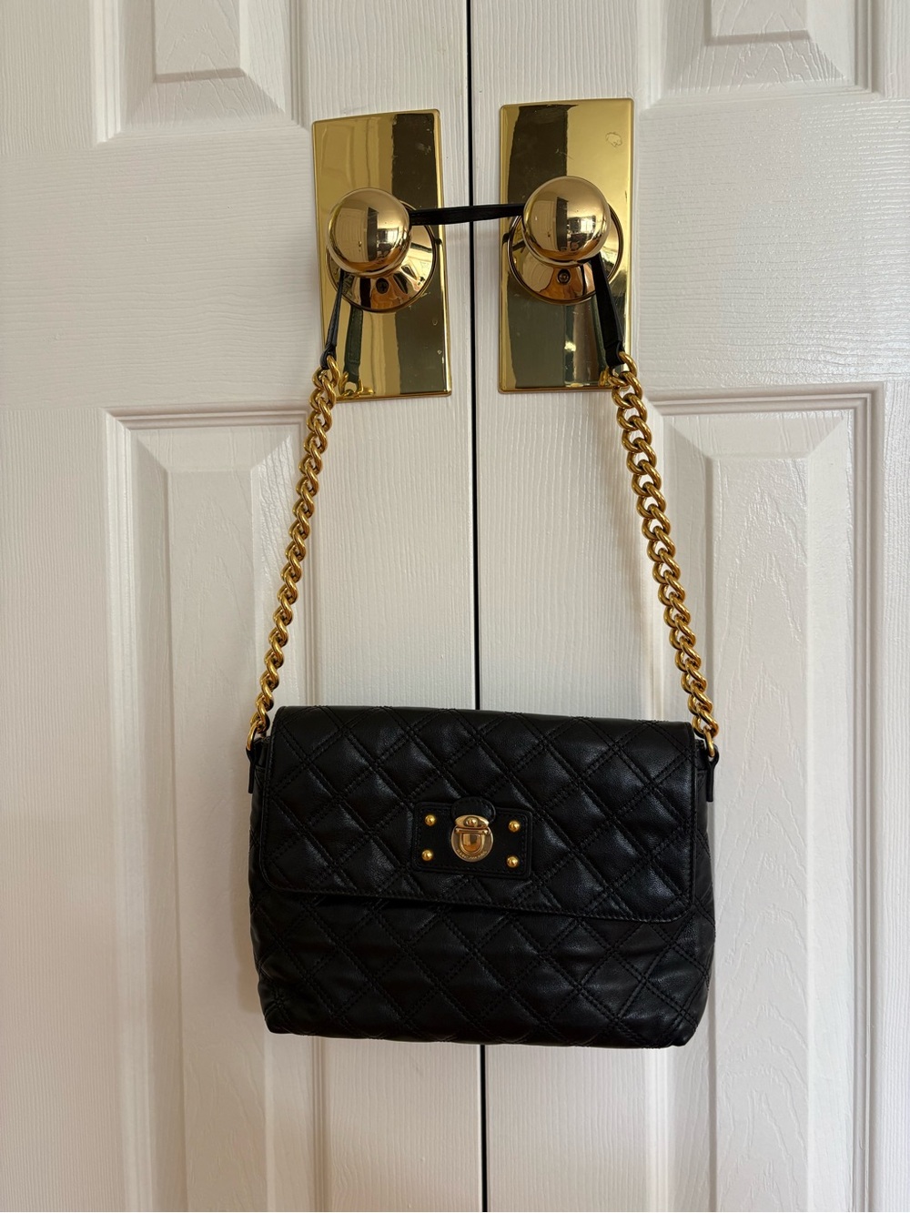 Marc Jacobs Black Quilted Shoulder Bag with Gold Chain - Picture 2 of 7